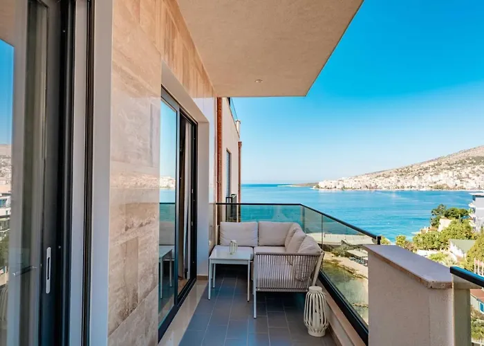 Blue Sea Apartment *